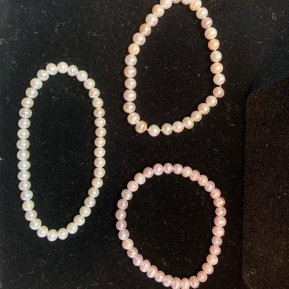 Pearl baroque stretch bracelets 3 options. Blush Ivory or a Mixture of both - Picture 4 of 9